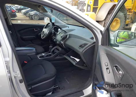 2015 Hyundai Tucson Gls z USA, uszkodzony, nr VIN KM8JT3AF9FU989767